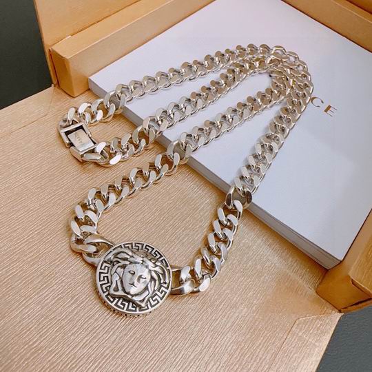 Versace necklace 11lyh41